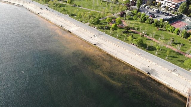 Kadıköy’de Turuncuya Bürünen Deniz Havadan Görüntülendi
